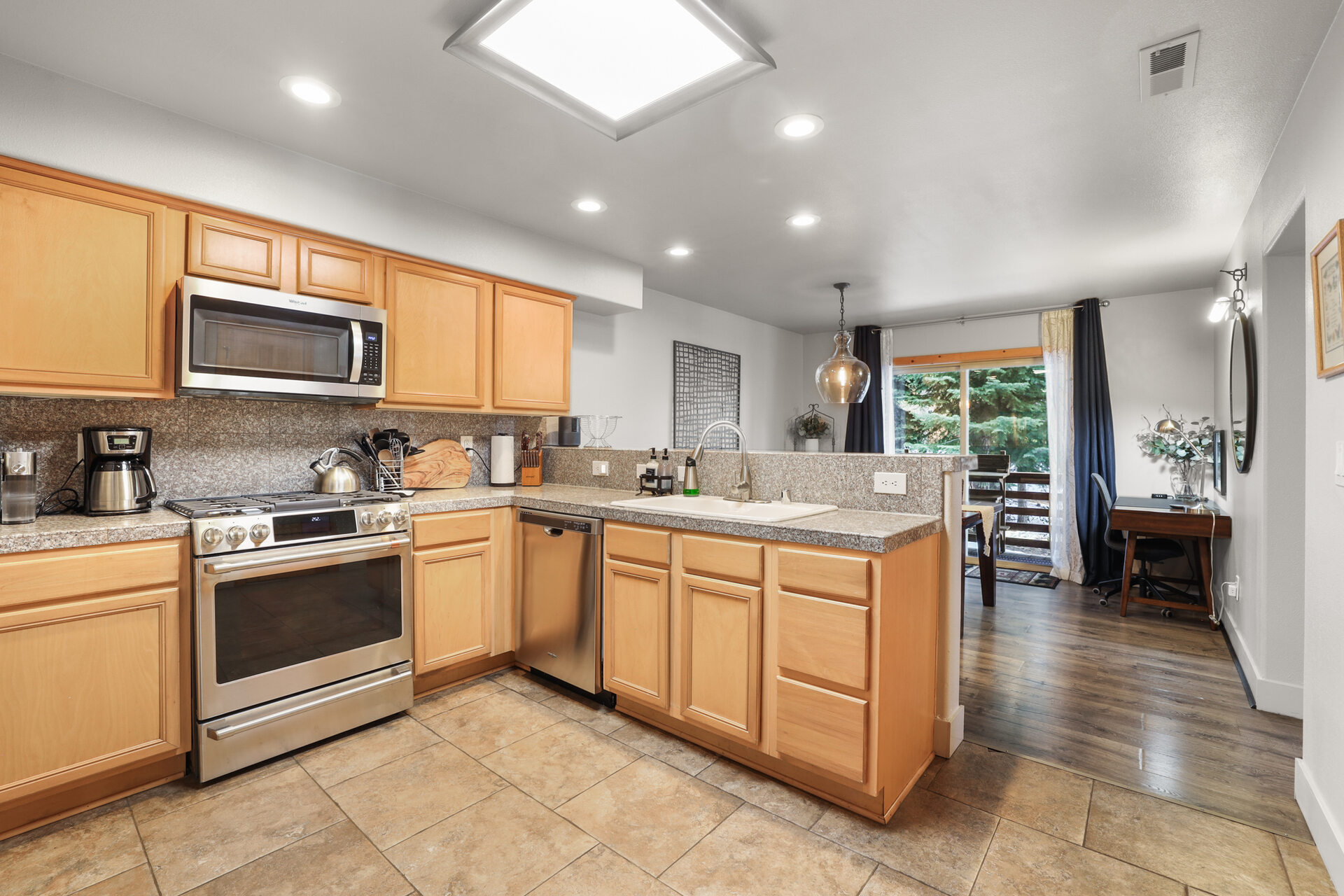 Fully equipped kitchen